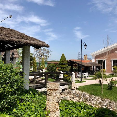 Agroturizem Eldi Hotel Fier Kültér fotó