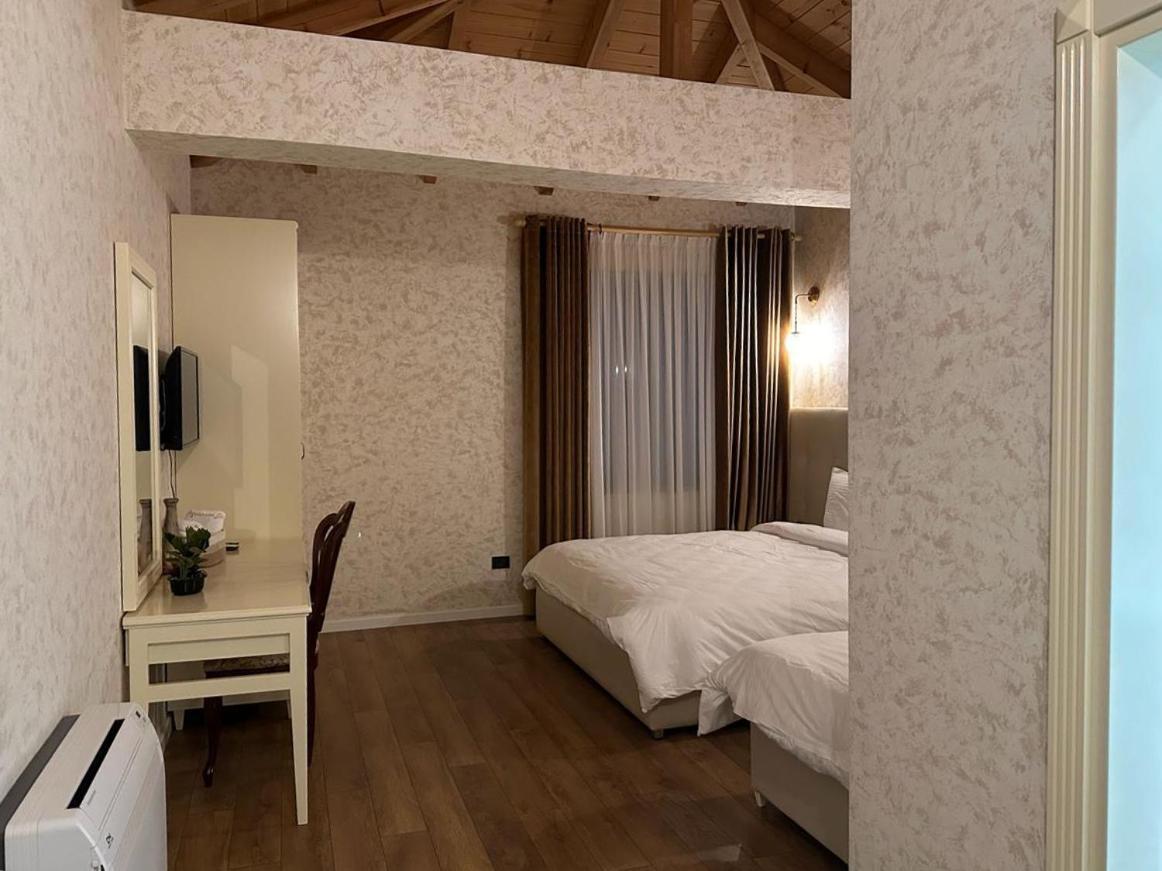 Agroturizem Eldi Hotel Fier Kültér fotó