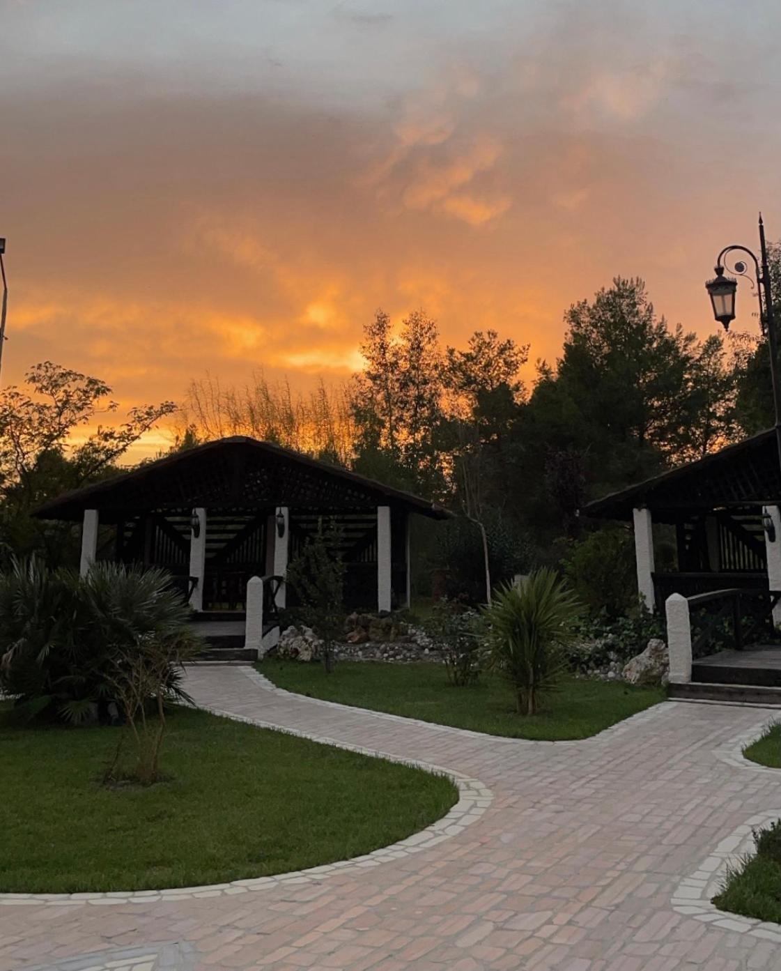 Agroturizem Eldi Hotel Fier Kültér fotó
