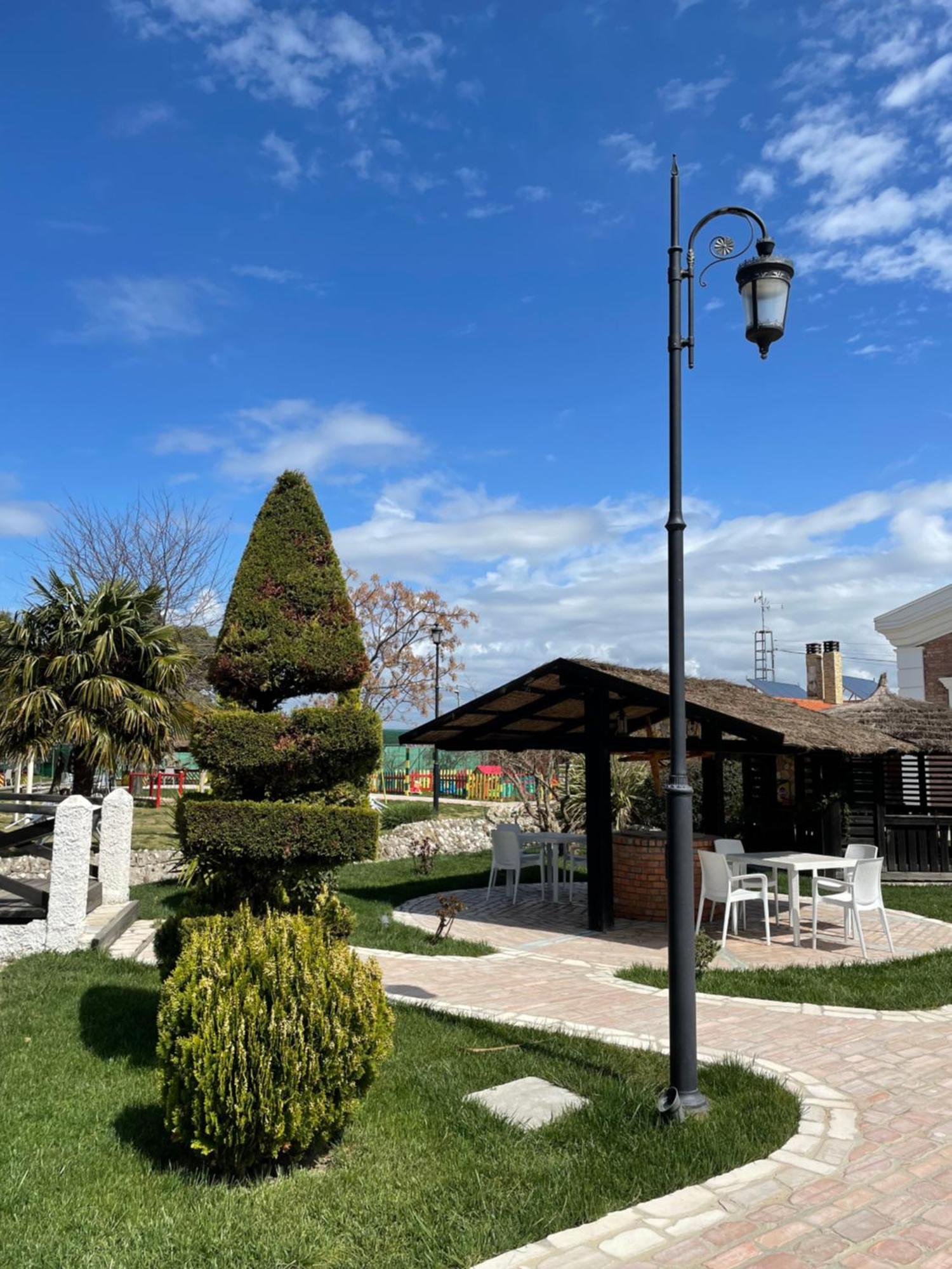 Agroturizem Eldi Hotel Fier Kültér fotó